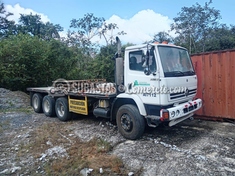 CAMIÓN MERCEDES BENZ 2423B 